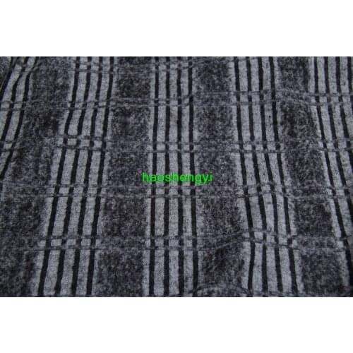 Plaid is the supreme charm yarn-dyed wool knitted garment fabric