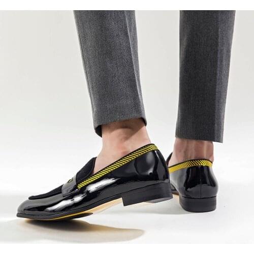 XQWFH 2020 Men Patent leather Shoes metal chain Loafers Mens Slip on Slippers Smoking Moccasins Man Flats Wedding Dress Shoes