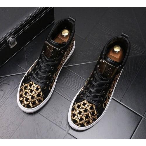 Luxury Designer New Mens Embroidery Metal Plate Causal Flats Shoes Moccasins Male High Tops Hip Hop Rock Punk Sneakers