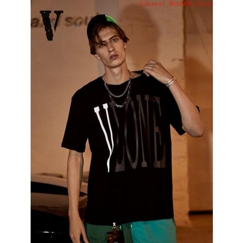 New VLONE short-sleeved female 3M reflective big V street loose couple breathable loose T-shirt mens trend