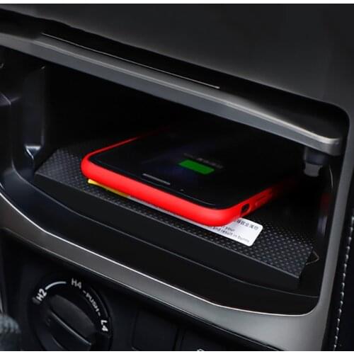 For Toyota Prado 2010-2020 car accessories 15w fast QI wireless charger phone charger charging plate charging holder for iPhone