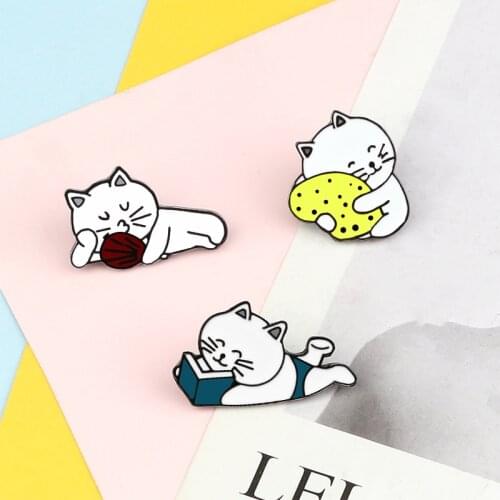 Cartoons Brooches Cute Reading Book Rest Sleep Cat Animal Enamel Lapel Pin Funny Clothes Bag Metal Pins Badge for Women Jewelry