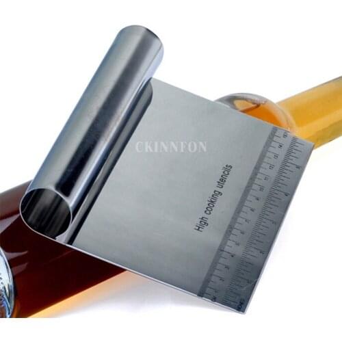 500Pcs/Lot Stainless Steel Pizza Dough Scraper Cutter Flour Pastry Cake Slicer Tool Scale (Size: 15cm*11.5cm)