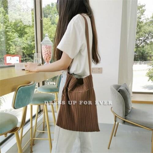 Female Bag Korea INS Niche Design Wool Knitting Drawstring Fold Bucket Bag Fashion Art Simple Shoulder Messenger Shopping Bag
