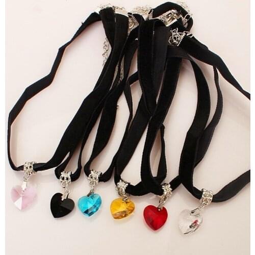 New 6 Colors Heart - Shaped Velvet Neck Necklace Gothic Velvet Heart Crystal Tops Handmade Retro Necklace