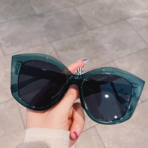 QPeClou Womens Cat Eye Sunglasses