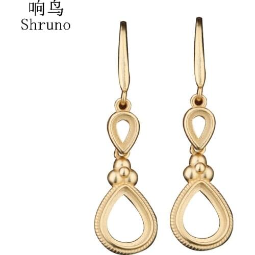 Shruno Stud Earrings