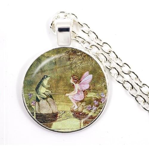 2021 New Arrival Frog pendant Necklace Handmade Classic Fairy Tales Jewelry Glass Dome The Frog King Necklaces for kids