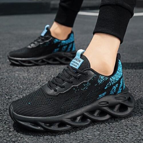 Men Outdoor Running Shoes Lightweight Sneakers For Men Couple Walking Jogging Tennis Shoes Summer Breathable Casual Shoes 2021