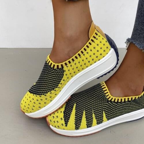 2021 Spring New Fashion Women Flats Slip on Mesh Shoes Woman Light Sneakers Spring Autumn Loafers Femme Basket Flats Shoes 43