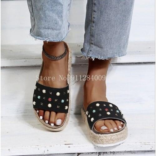 Fashionable and Versatile Simple Vamp Rhinestones Rivets Embellishment Trendy Thick-soled Home Womens Shoes Womens Slippers