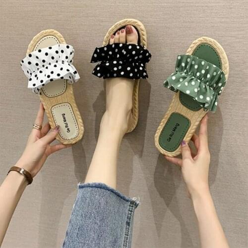 Women summer flat casual slippers ladies fashion outdoor Lightweight Soft bottom Girl waterproof Non-slip Platform shoes Girl