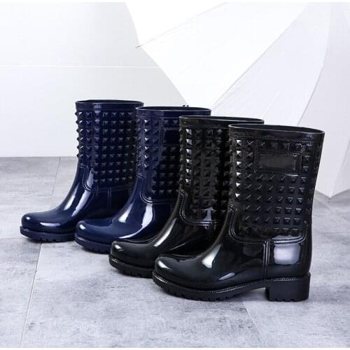 Lady Rubber Rain Boots Fashion Women Rivets Galoshes Rainboots Non-slip Girls Waterproof Wading Boots Pvc Gumboots Rain Shoes