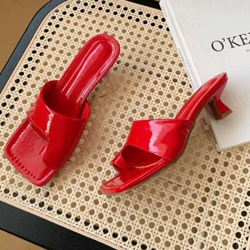 New Summer Woman Pumps Fashion Shoes Ladies Slides Female Med Heels Outdoor Beach Slippers Woman Sexy Square Toe Sandals Shoes