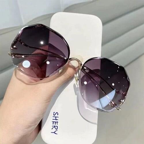 2021 Fashion Tea Gradient Sunglasses Women Ocean Water Cut Trimmed Lens Metal Curved Temples Sun Glasses Female UV400