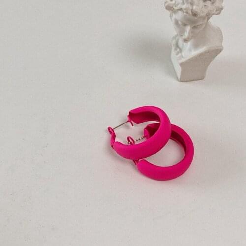 2021 New Trendy Creative Rose Red Metallic Hoop Earrings for Women Simple Geometric Round Circle Earrings Korean Fashion Jewelry