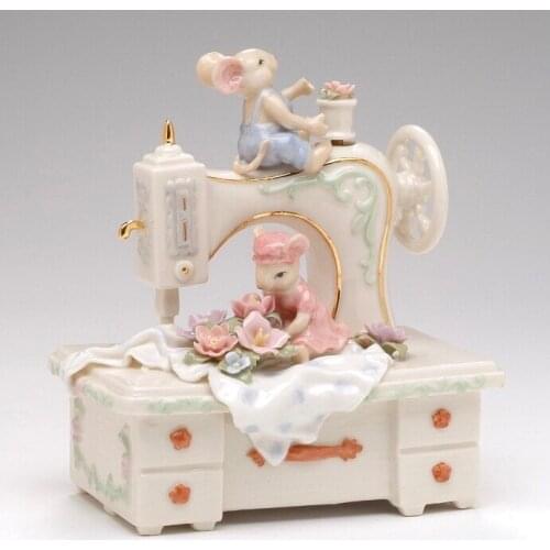 AMERICAN TRADITIONAL HANDMADE CERAMIC MUSIC BOX ROTATING MOUSE SEWING MACHINE BIRTHDAY GIFT