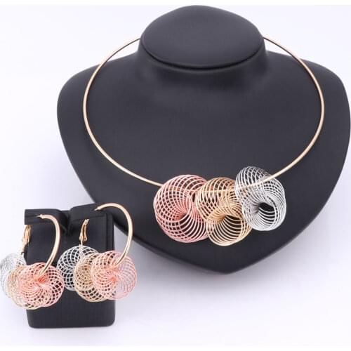 Fashion Dubai Gold Color Big Design Jewelry Set Nigerian Wedding African Beads Earrings Necklace Bridal Party Accessories Sets