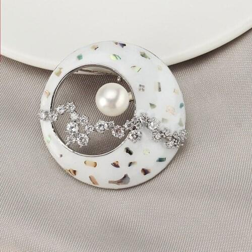 Fashion unique design craft shell crescent moon charm pearl pin brooch ornament jewelry accessories