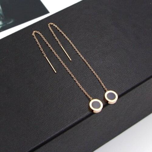 Fashionable Roman Numerals Black and White Double Ring Color Shell Rose Gold Earring Earrings Women