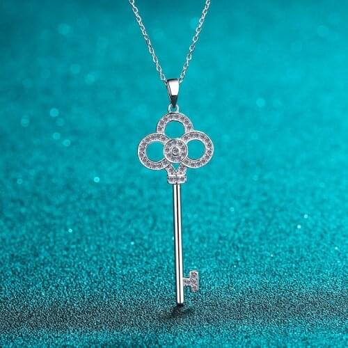 Silver 0.3 Carat Excellent Cut Diamond Test Passed D Color Micro Moissanite Lucky Key Pendant Necklace 100% Silver 925 Jewelry