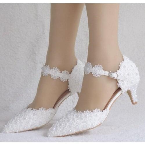 2021 Summer 5cm White Lace Pointed Sandals Low Heel Large Size Banquet Dress Womens Single Shoes Bride Bridesmaid Wedding Shoes