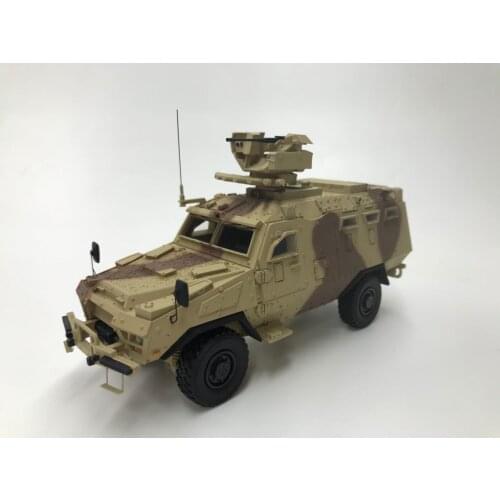 1 / 48 Fortress Camo Armoured Car Military resin car model