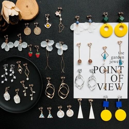 Korean Wine Bottle Fake Piercing Clip on Earrings Fashion Small Geometric Pearl Earrings for Women Fruit Cherry Star Jewelry