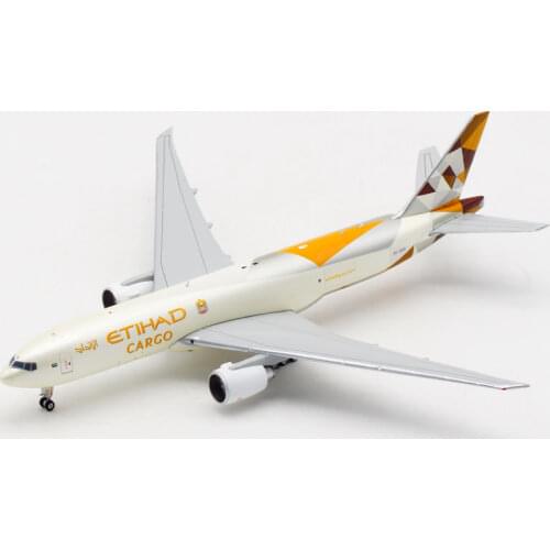 B777-200 A6-DDD Airplane 1:400 Air Etihad Cargo Airlines Model W Plastic Base Alloy Aircraft Plane Collectible Display Model Toy