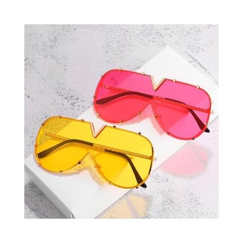 Luxury Fashion V Oversized Sunglasses Men Women Mirror Driving Sunglass Eyewear Brand Cool Metal Frame UV400 Sun Glasses