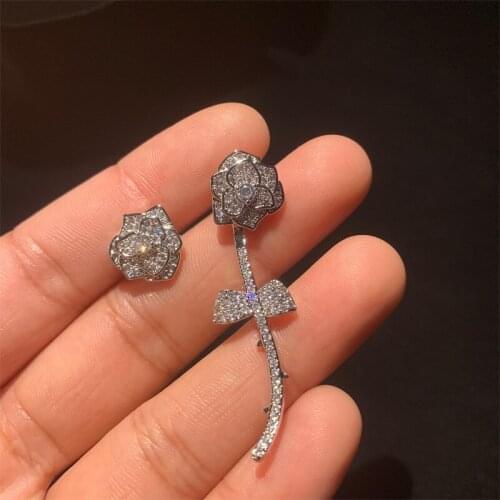 2021 Exquisite Rose Flower Zircon Earrings Asymmetric Flower Earrings Creative Lady Girl Rhinestone Earrings Wholesale Jewelry