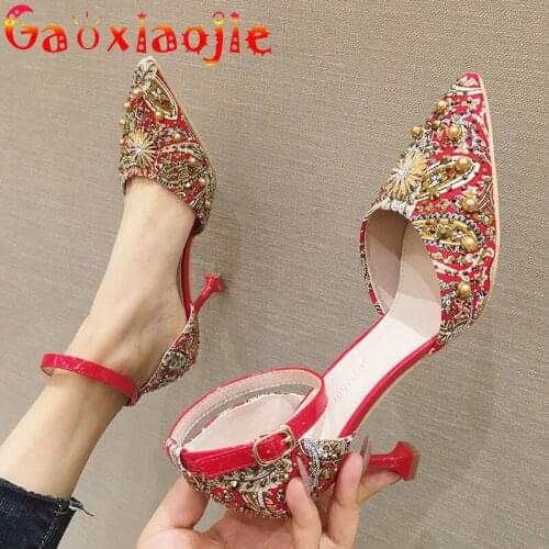 Lastest Hot Sale Red Color Chinese Style Glittering Diamond Bride Pump Women Cotton Fabric Pointed End Cover Heel Sandal Shoes