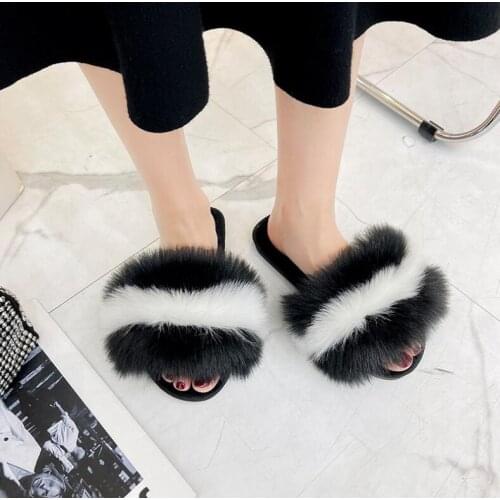 Faux Fur Slides New Arrival Ladies Fluffy Fur Slippers Fashion Luxury Plush Flip Flops Fake Fur Sandals Indoor Warm Fur Slides