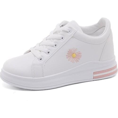 2021 Womens Casual Shoes Increase In The New Fashion Embroidery White Sneakers Breathable Floral Lace-up Womens Sneakers