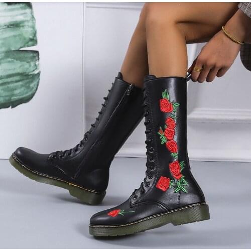 2021 Plus Size Chinese Style Embroidered Mid-tube Martin Boots Casual Square Heel Leather Boots Flower Round Toe Boots