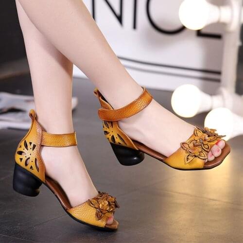 Style nv xie zi Leather Sandals with Vintage Flowers Semi-High Heeled Mom Shoes Middle Aged and Elderly People Open-Toed Shoes