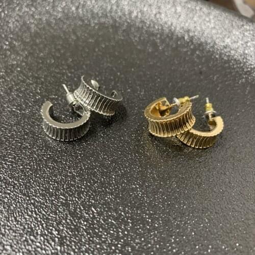 SRCOI Vintage Geometric C-Shaped Stud Earrings Temperament Metal Vertical Strip Texture Women Party Earring Accessories 202103