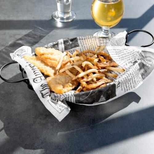 HGHO French Fries Basket Fast Food Basket Wrought Iron Black Rectangular Wire Mesh Basket with 2 Sauce Bowls