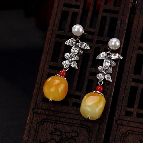 S925 Pure Silver Retro Natural Honey Wax Amber Individual Leaf Childrens High-grade Earrings and Earrings