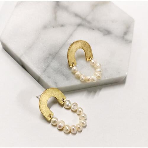 Freshwater Pearl Arch Brass Gold Geometric Earrings Small Beaded Pearl Drop Earrings for Women Half Circle Dainty Earrings 2020