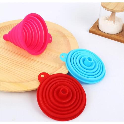 2PCS Silicone Collapsible Foldable Funnel Food Grade Folding Telescopic Funnel for Transferring of Liquid Fluid (Random Color)