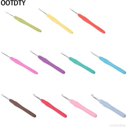 OOTDTY Ergonomic Multi Color Crochet Hooks Yarn Knitting Needles with Case Tool 2 2.5 3 3.5 4 4.5 5 5.5 6 7 8mm