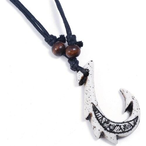 New Mixed Hawaiian Jewelry Imitation Bone Carved NZ Maori Fish Hook Pendant Necklace For Women Men Chokers Necklaces Amulet Gift