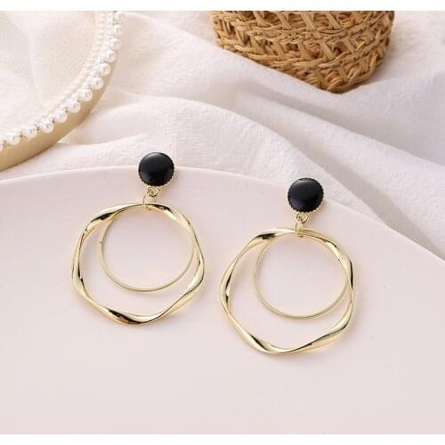 Fashion Statement Metal Clip on Earrings 2020 Trendy Geometric circular Non Pierced Earrings for Women Modern Female Jewelry
