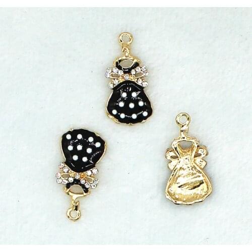 5pcs/set Fashion clothes Enamel clothing imitation pearl bag drip oil accessories Black and white suit Charms XL477