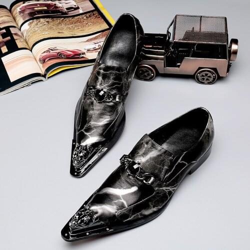 2021 New Mens Leather Pointed Toe Iron Toe Leather Shoes Personality Fashion Trend Low Top Shoes Bright Leather Trend Shoes