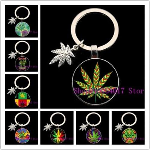 New fashion maple leaf round glass keychain handmade DIY keychain metal keychain keychain jewelry maple pendant keychain