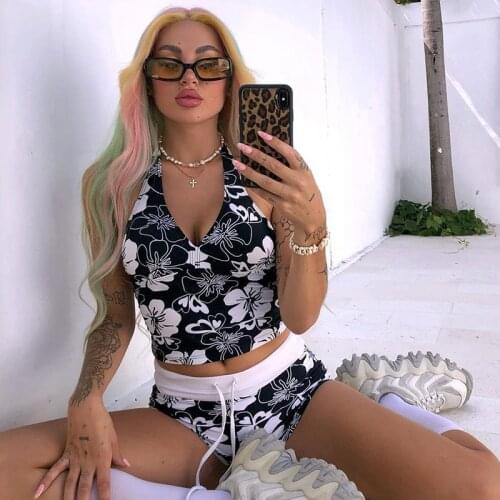 Womens Chic Halter Crop Tank Tops Sexy Sleeveless V Neck Floral Heart Print Camisole Black White Skin-Friendly And Comfortable