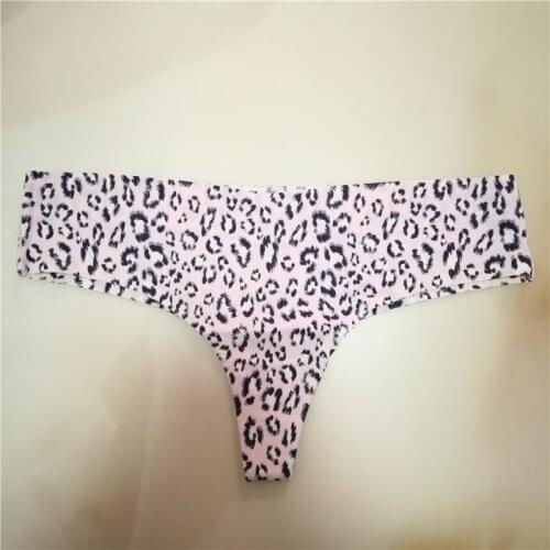 The new seamless soft thong, sexy mid-to-low-waist ladies panties, leopard dot thongs, ladies combination panties