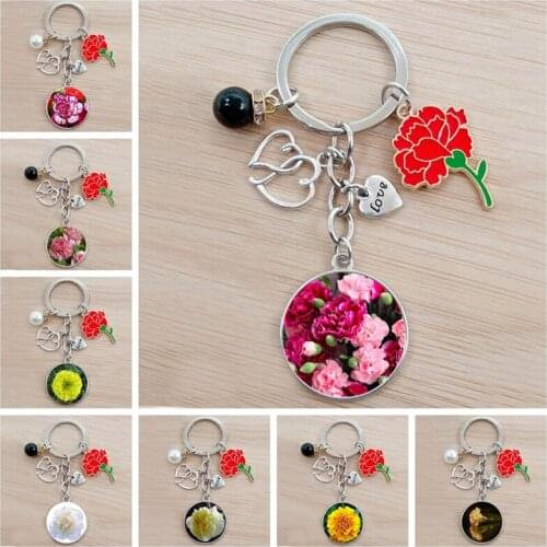 The new carnation keychain cabochon glass keychain is the best gift for teachers, mothers and the elderly